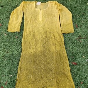 Women's NWT pure georgette kurta in mendhi  green & yellow size small